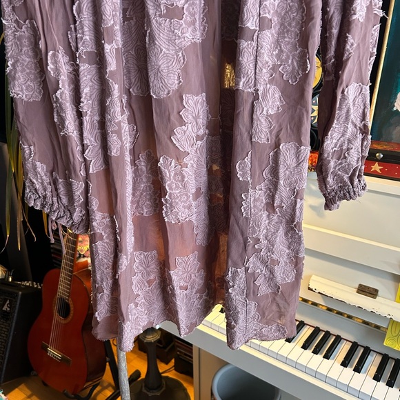 Wilfred Aritzia Womens Textured Floral Overlay Long Sleeve Dress Size Large Pink - Picture 11 of 16